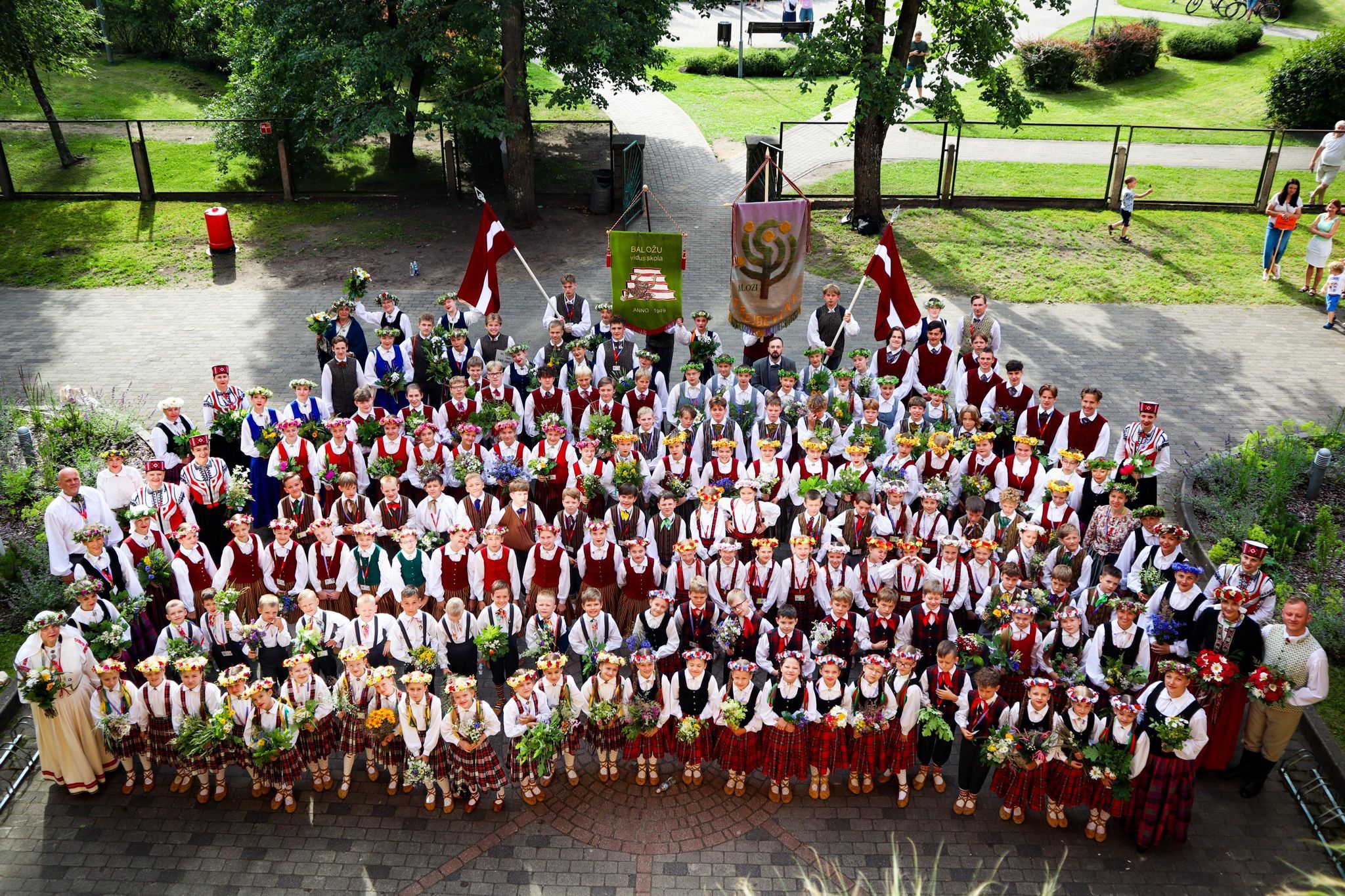 XIII Latvijas Skolu jaunatnes dziesmu un deju svētki ir izskanējuši!